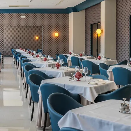 Mary 4* Vico Equense