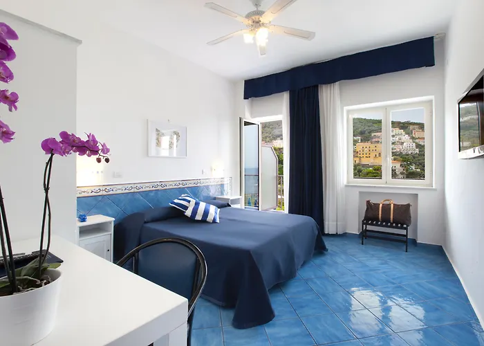 Mary 4* Vico Equense