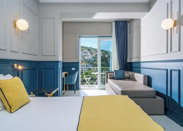 Mary 4* Vico Equense