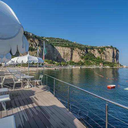 Otel Mary 4*