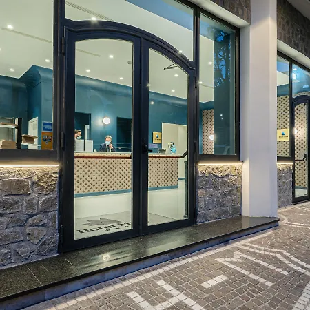 Otel Mary 4*