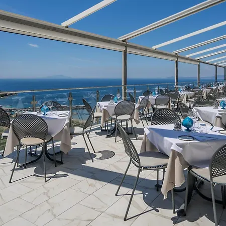 Mary 4* Vico Equense