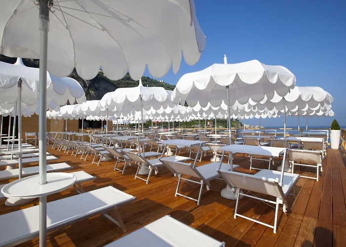 Hotell Mary 4*