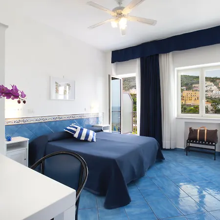 Mary 4* ויקו אקוונסה