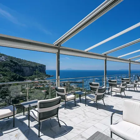 Mary Hotel 4*